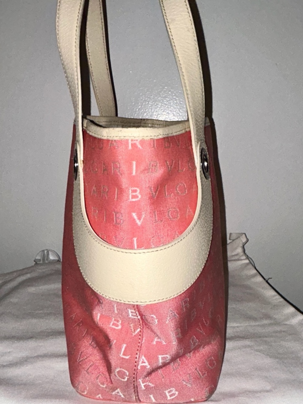 BVLGARI
Logo Mania Tote Bag Canvas Pink
Silver Hardware. COA included - Picture 5 of 8